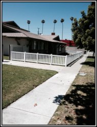 Vinyl fencing closed style